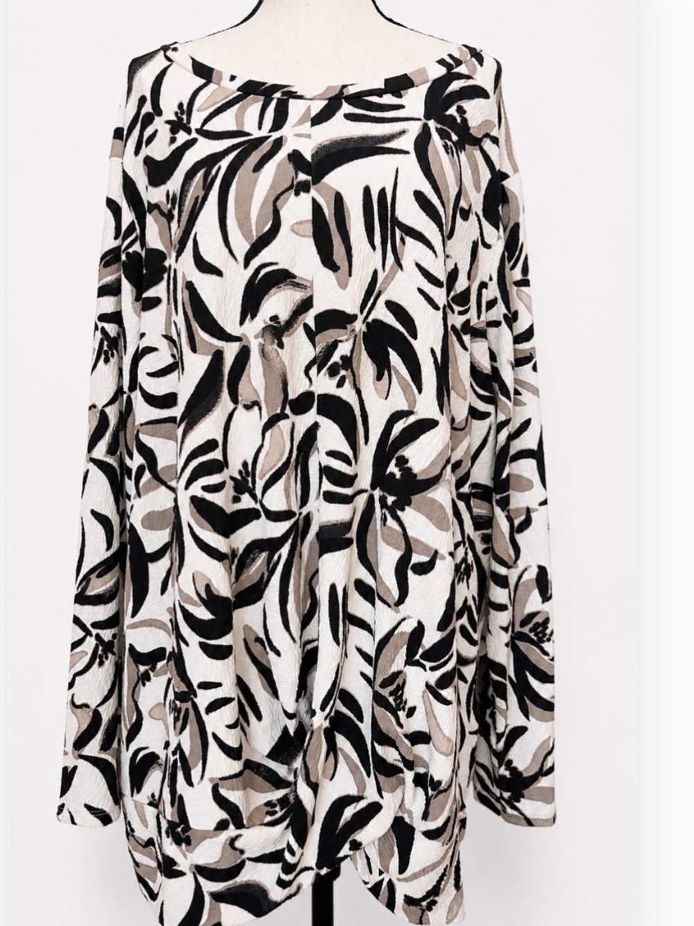 Abstract Neutral Floral Print Tunic Top Long Sleeve Flowy Relaxed Fit Blouse 2X